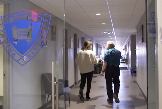 パーンズクリニックの廊下